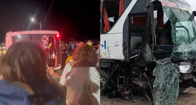 Автобус с украинцами попал в жуткую аварию в Румынии - видео