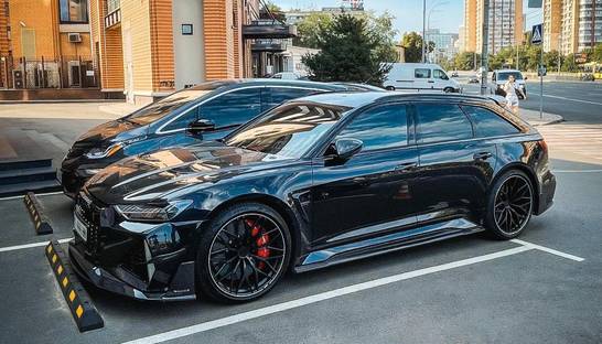 У Києві помітили заряджену Audi за 5,5 млн гривень - фото