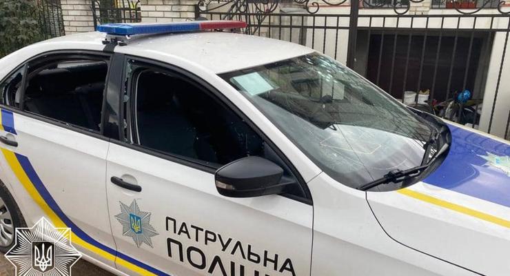 У Львові наркоман кинув гранату в салон автомобіля поліції - фото