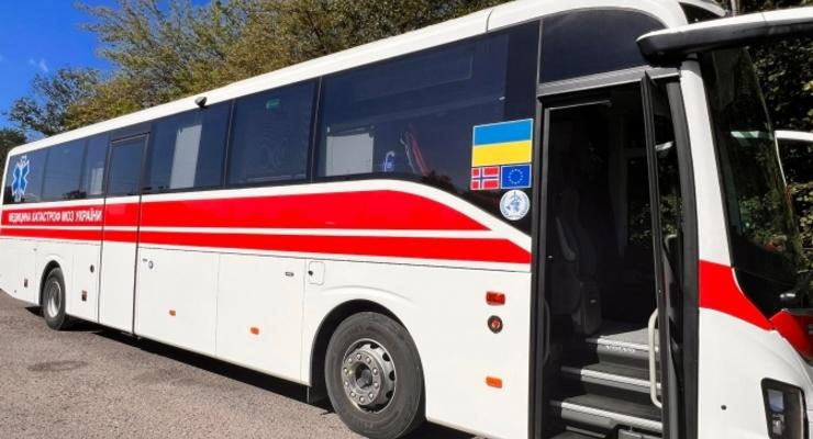 Во Львове показали уникальный автобус для перевозки тяжелораненых