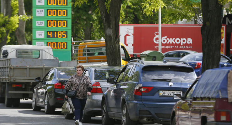 В ноябре украинцев может ждать дефицит топлива - эксперт