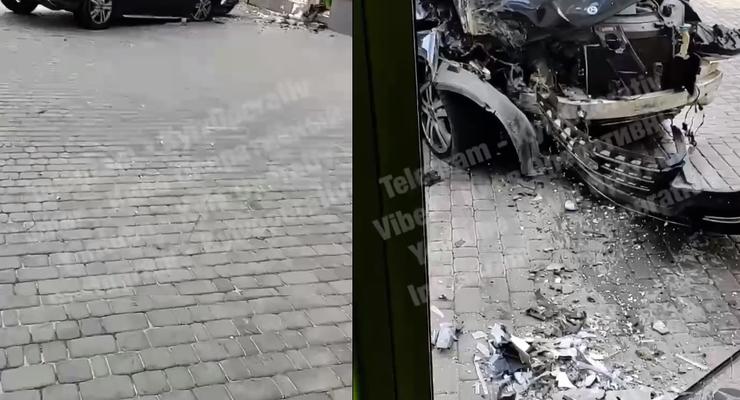 В Киеве пьяный водитель Mercedes протаранил отделение банка - видео