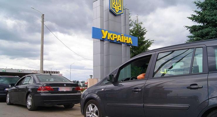 На выезд из Украины наблюдаются огромные очереди - первые подробности