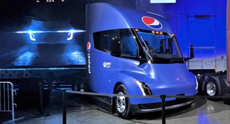 PepsiCo отримала перші вантажівки Tesla Semi - подробиці
