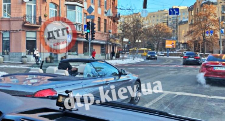 На улицах Киева посреди зимы заметили кабриолет BMW - фото