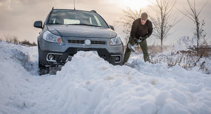 Як витягнути машину зі снігу - інструкція