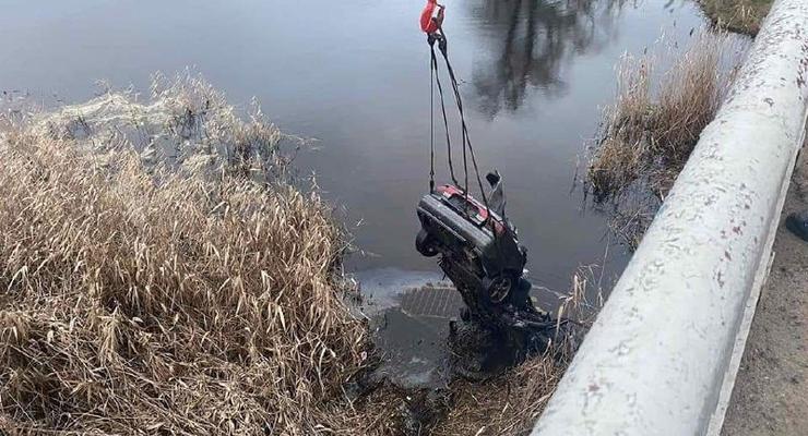 Смертельное ДТП в Николаевской области - авто с семьей утонуло в реке