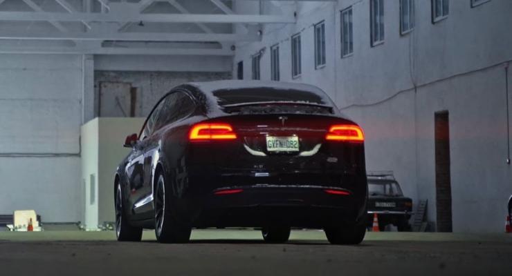 В Украину ввезли самую мощную Tesla Model X Plaid - фото