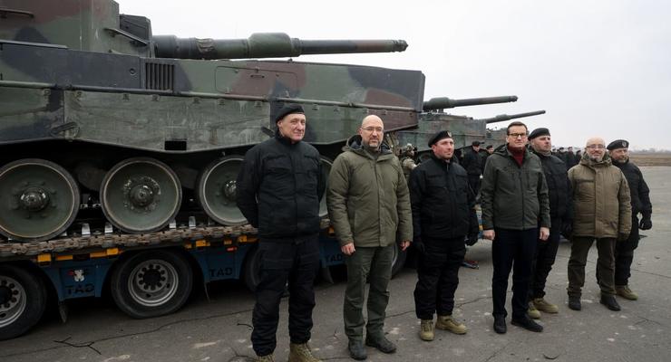 Первая партия танков Leopard 2 прибыла в Украину - подробности