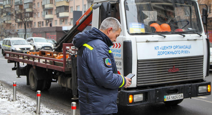 До 10 000 авто в месяц - эвакуаторы в Киеве заработали на полную