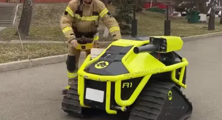 В ГСЧС показали уникального робота для пожаротушения - видео