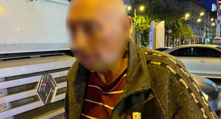 В Киеве задержали пьяного водителя фуры, который ехал по Хрещатику