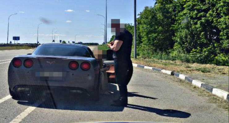 На трассе Киев-Харьков полиция устроила погоню за Chevrolet Corvette