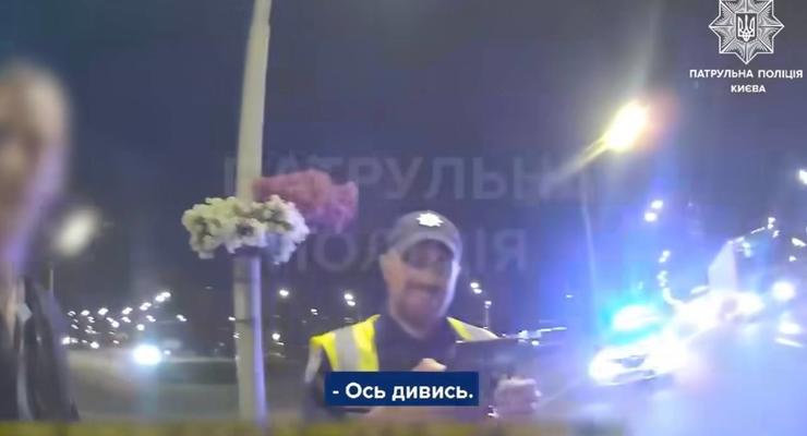 У Києві хлопець запропонував патрульним марихуану під час зупинки авто