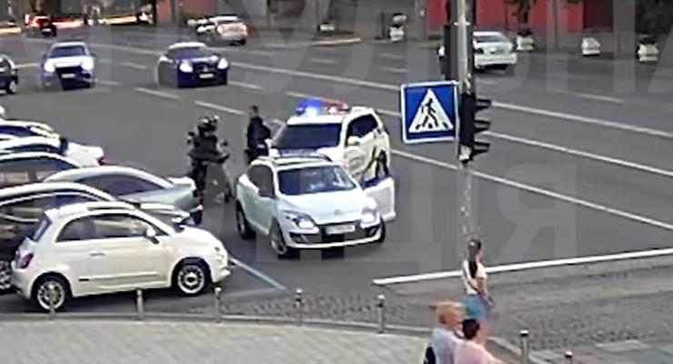Как полиция ловила нарушителя на мотоцикле в центре Киева - видео