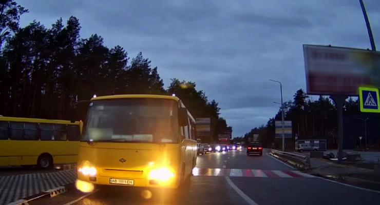 Патрульні зловили водія маршрутки, який катався зустрічкою у Києві