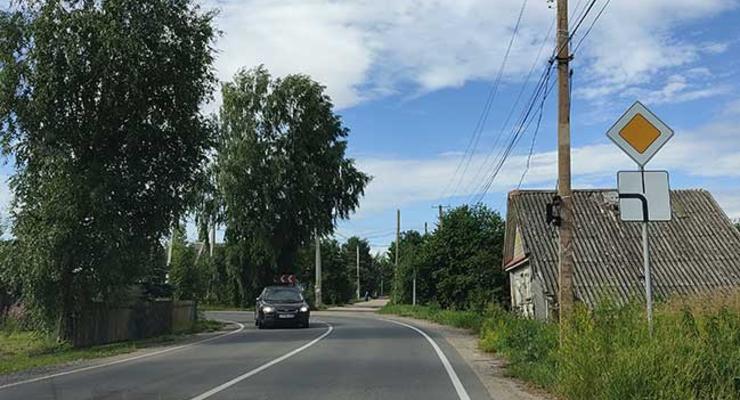 Нужно ли включать поворотник на главной дороге в Украине - ответ полиции