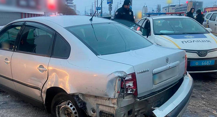 Нетверезий водій тікаючи від поліції, розбив два автомобілі