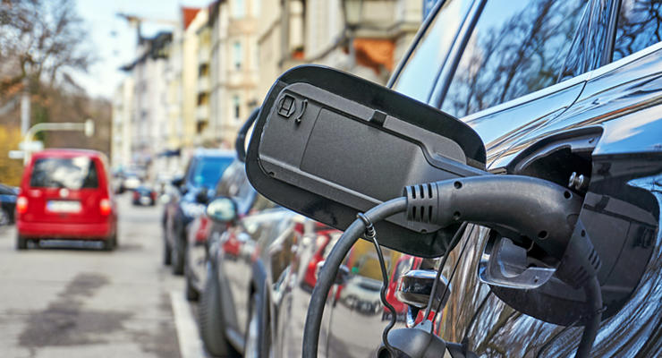 В Европе гибридные авто почти догнали по продажам бензиновые