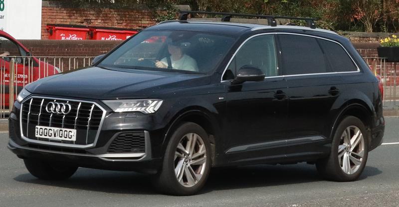 Audi SQ7 / Википедия