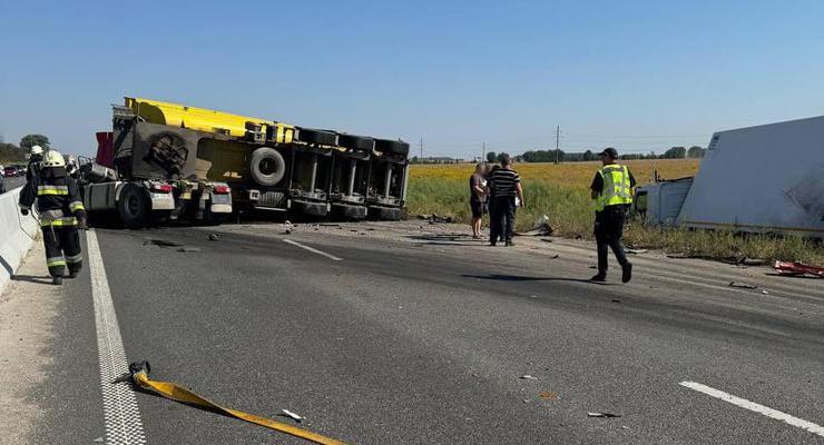 Фури перекинулися на Київській трасі, створивши серйозні затори на дорозі до Чернігова