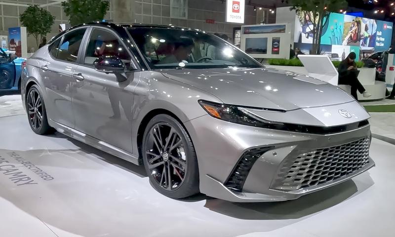 Toyota Camry XSE AWD / Википедия